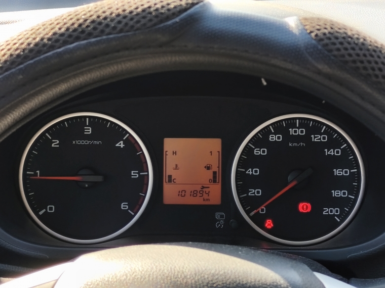 Mitsubishi L200 L200 D/c 2.4 Katana Cr 4x2 Llantas/cromado 2017 Usado en Rosselot Usados