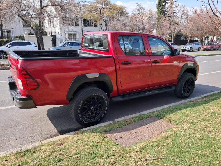 Toyota Hilux — foto 6 de 15