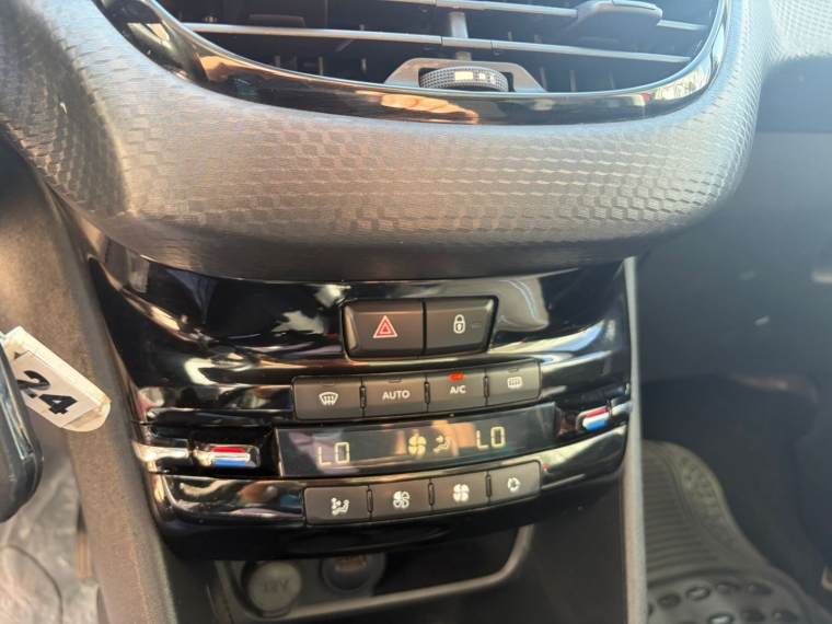 Peugeot 208 Diesel Signature 2021 Usado  Usado en Webautos.cl