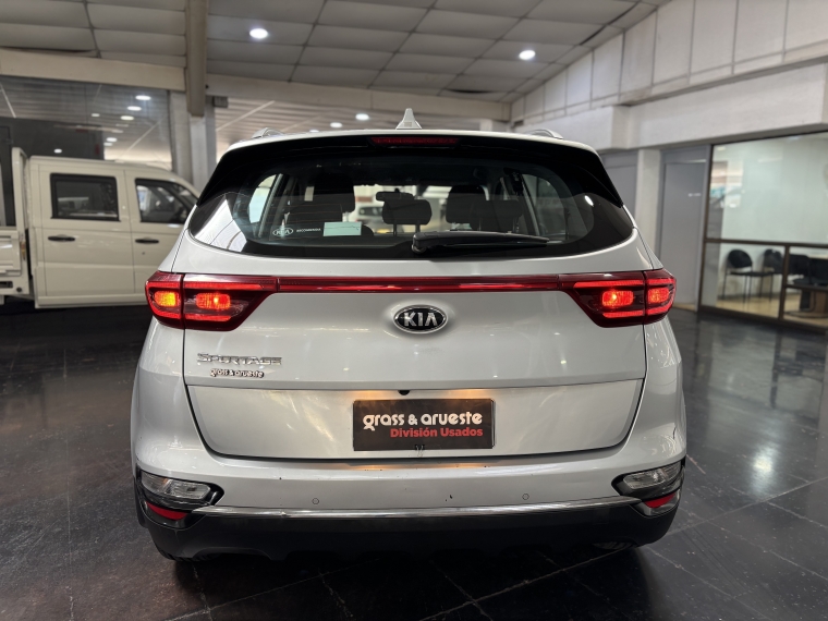 Kia Sportage Lx 2.0l Gsl 6mt 2wd 2019  Usado en Grass & Arueste