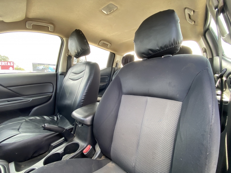 Mitsubishi L200 L200 D/c 2.4 Work Cr 4x2 2020 Usado en Rosselot Usados