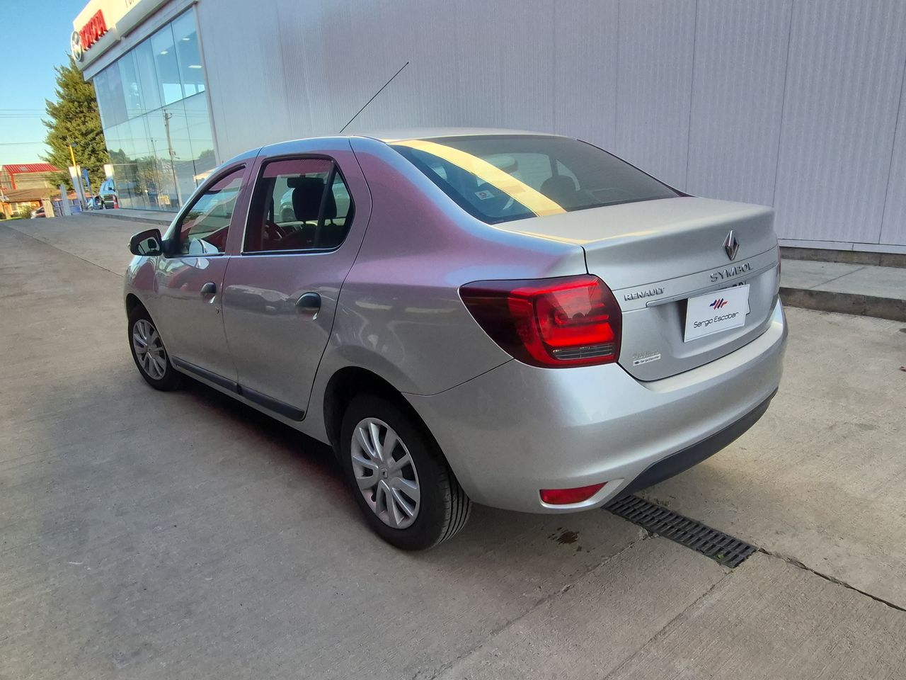 Renault Symbol Symbol Zen 1.6 2018 Usado Usado en Webautos.cl Renault Symbol Symbol Zen 1.6 2018 Usado Usado en Webautos.cl