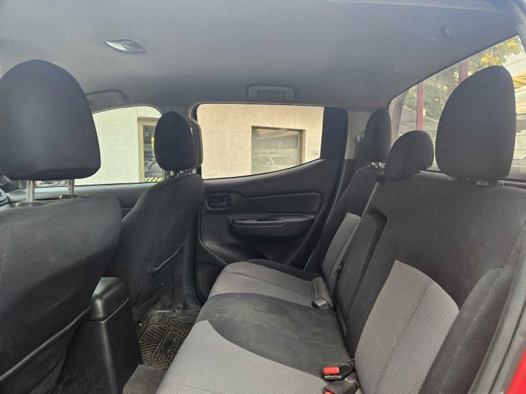 Mitsubishi L200 L200 D/c 2.4 Katana Cr 4x2 Mt Special Pack 2021 Usado en Rosselot Usados