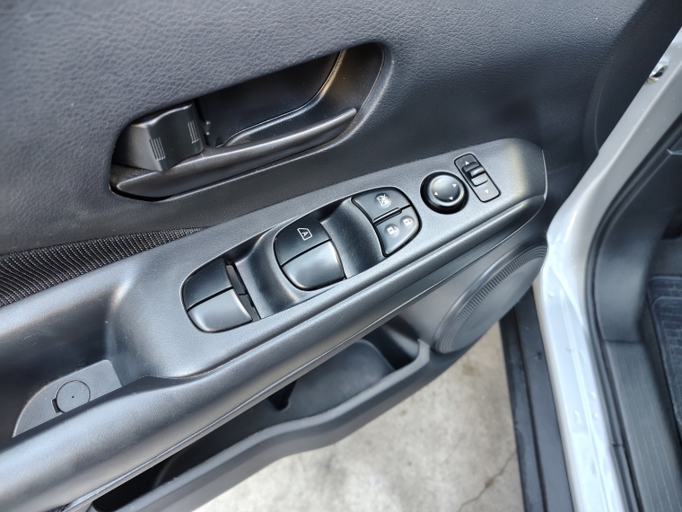 Nissan Kicks 1.6  Play  Sense Mt 2025 Usado  Usado en Kovacs Usados