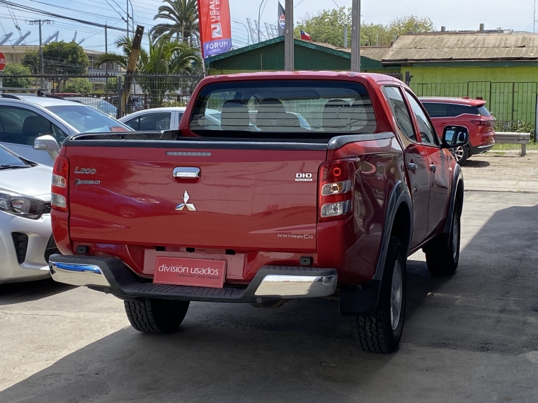 Mitsubishi L200 L200 D/c 2.4 Katana Cr 4x2 Llantas/cromado 2017 Usado en Rosselot Usados