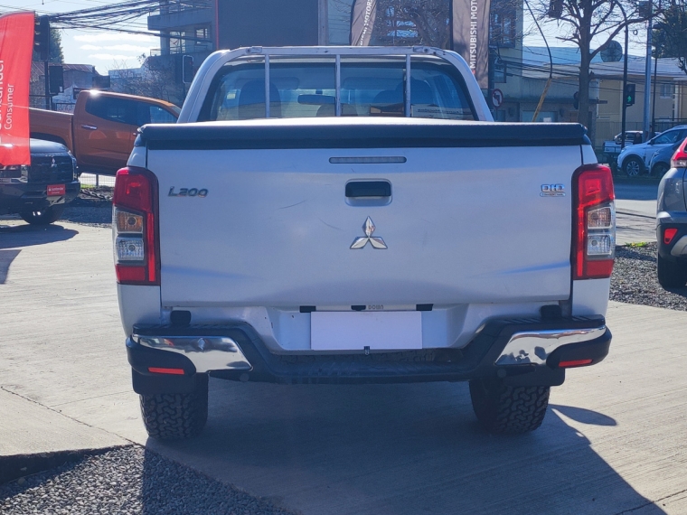 Mitsubishi L200 New L-200 Work 2.4 Cr Wf Mec 4x2 Td E5 2021  Usado en Guillermo Morales Usados