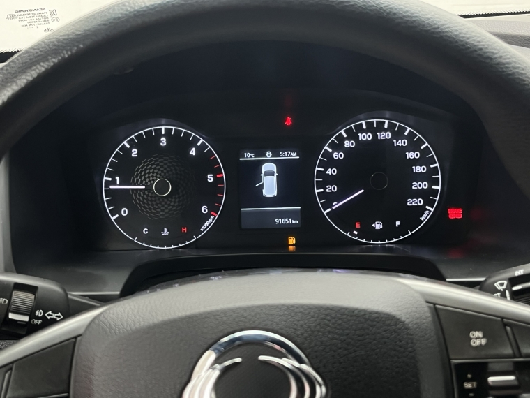 SsangYong Grand Musso — foto 17 de 24