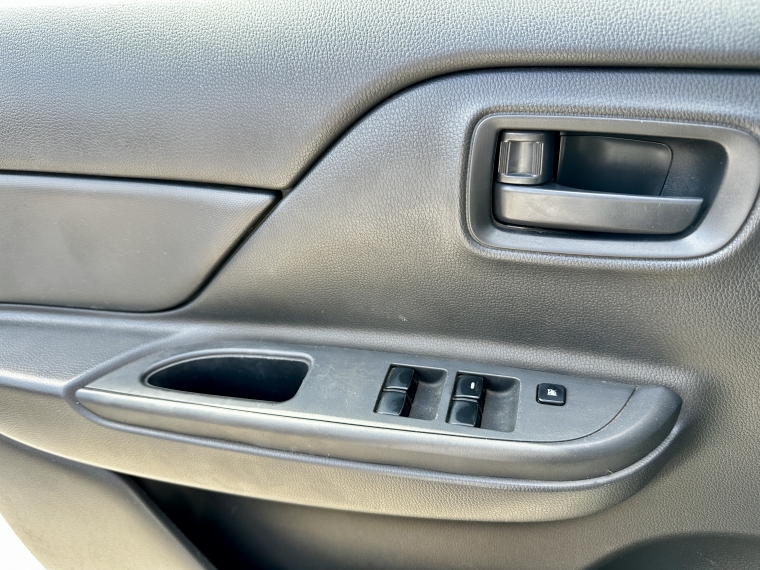 Mitsubishi L200 L200 D/c 2.4 Katana Cr 4x2 Mt Special Pack 2021 Usado en Rosselot Usados