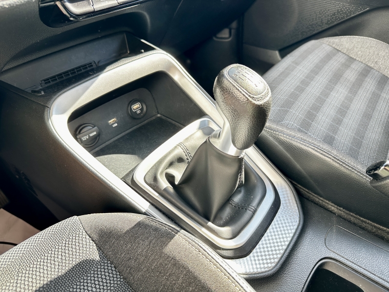 Kia Sonet Sonet Ex 1.5l 6mt Full 4x2 - 2111 2024 Usado en Rosselot Usados