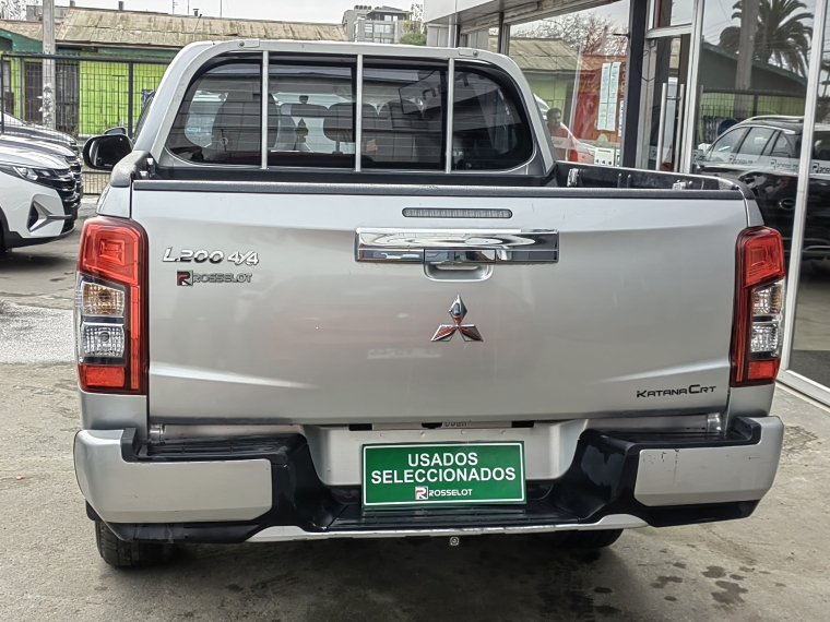 Mitsubishi L200 L200 D/c 2.4 Katana Crt 4x4 Special Pack 2023 Usado en Rosselot Usados