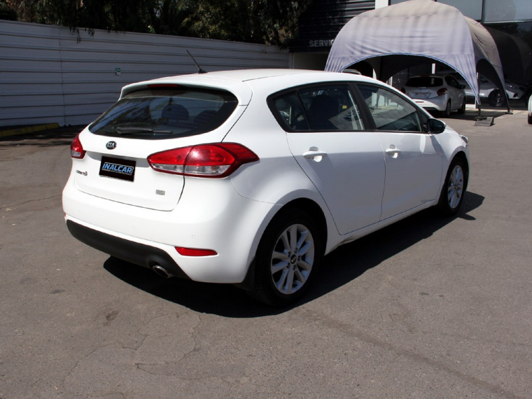 Kia Cerato 5 5 2017 Usado  Usado en Webautos.cl