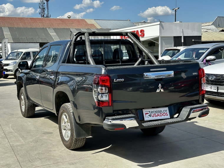 Mitsubishi L200 L200 D/c 2.4 Katana Cr 4x2 Mt Special Pack 2021 Usado en Rosselot Usados