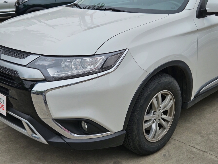 Mitsubishi Outlander Outlander Cvt 2.0 Aut 2023 Usado en Rosselot Usados
