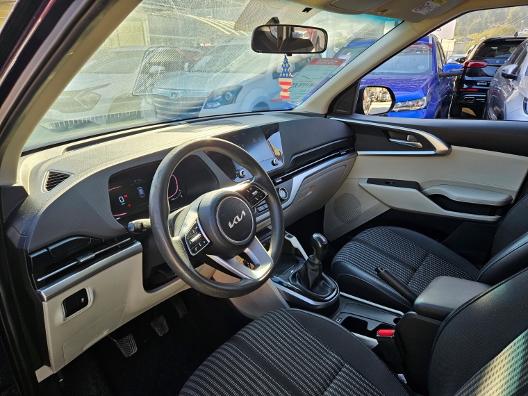 Kia Carens Carens Lx 1.5 2023 Usado en Rosselot Usados