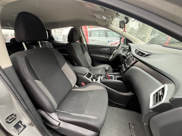 Nissan Qashqai Qashqai 1.6 6mt 4x2 2021 Usado en Rosselot Usados