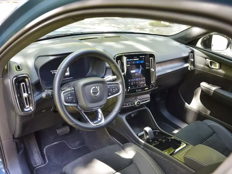 Volvo Ex40 0.0 P8 Recharge 4x4 At Electrico 2025 Usado  Usado en Webautos.cl