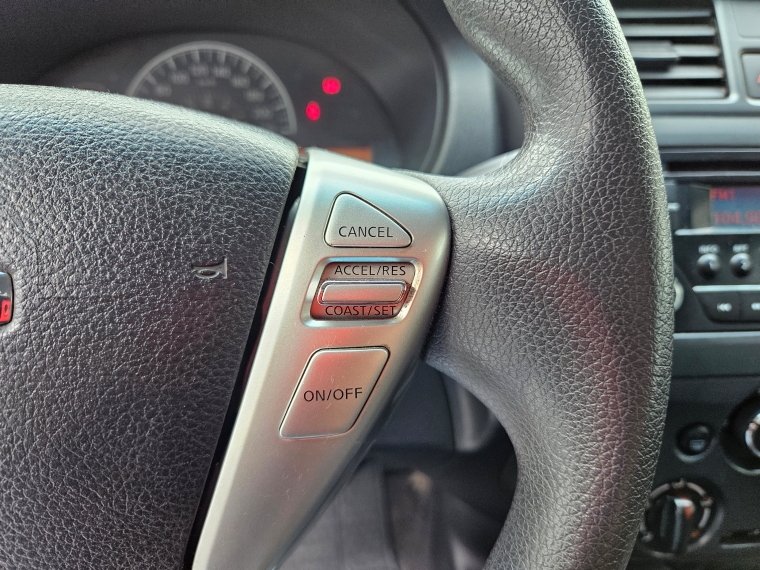 Nissan Versa 1.6 Sense  Mt 2015 Usado  Usado en Kovacs Usados