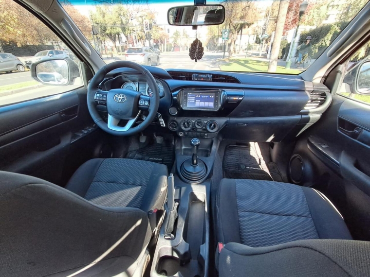TOYOTA HILUX DX 4X4 2.4 - imagen 15