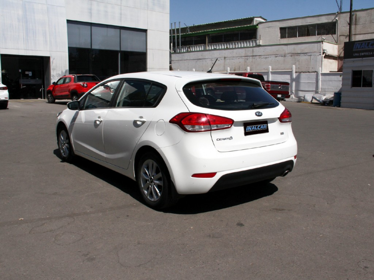Kia Cerato 5 5 2017 Usado  Usado en Webautos.cl