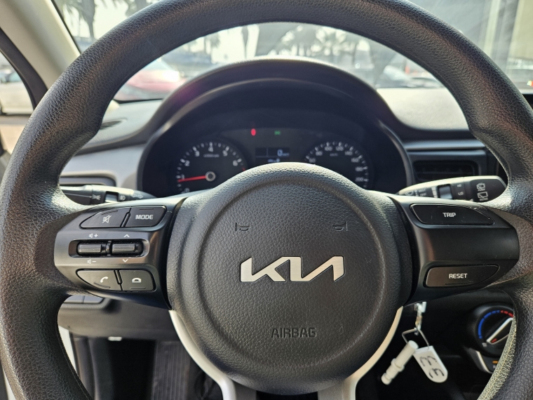 Kia Rio 5 Ex Full 6mt 1.4 2023 Usado  Usado en Kovacs Usados