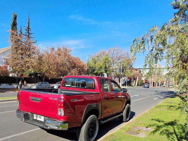 TOYOTA HILUX DX 4X4 2.4 - imagen 19