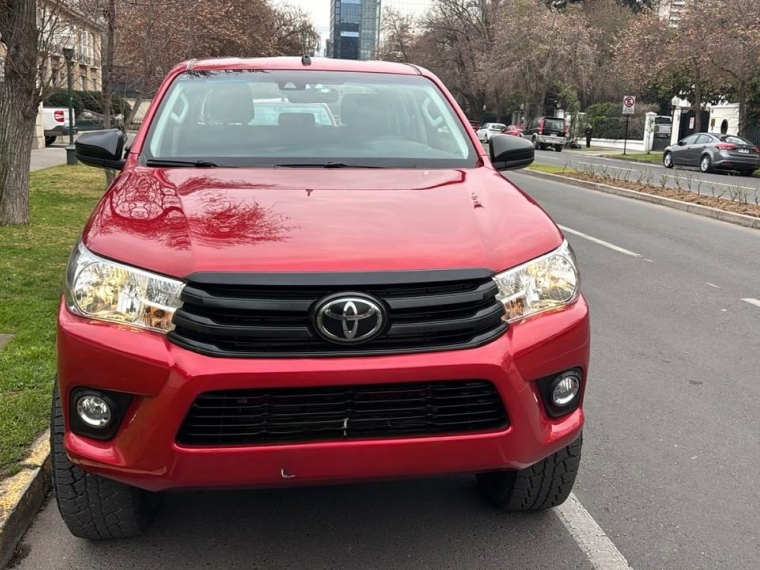 Toyota Hilux — foto 3 de 13
