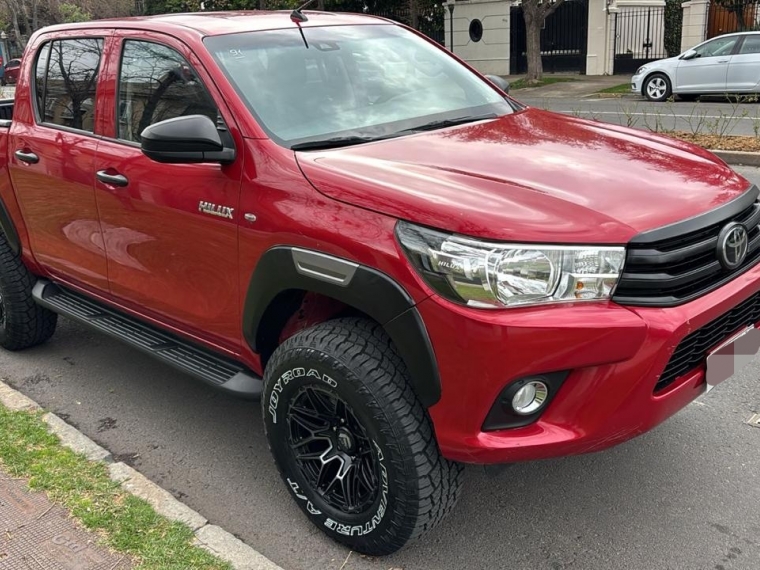 Toyota Hilux — foto 11 de 16