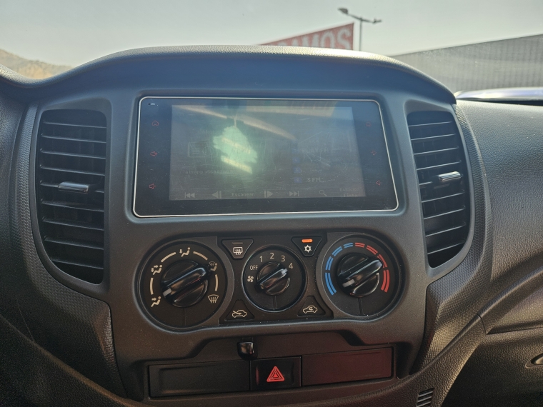 Mitsubishi L200 L200 D/c 2.4 Work Cr 4x2 Wf Doble Airbag Mn 2022 Usado en Rosselot Usados