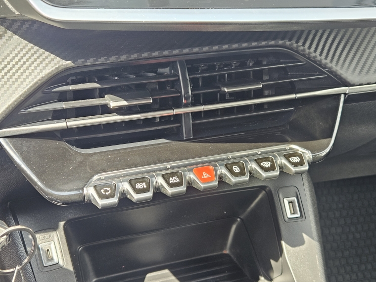 Peugeot 208 Style Puretech 75 1.2 2024 Usado  Usado en Kovacs Usados