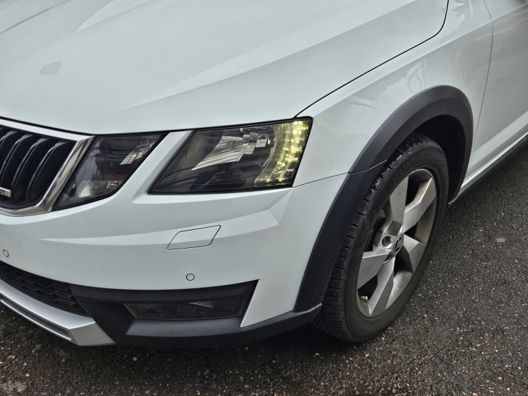 Skoda Octavia Octavia Scout 4x4 2.0 Aut Diesel 2019 Usado en Rosselot Usados