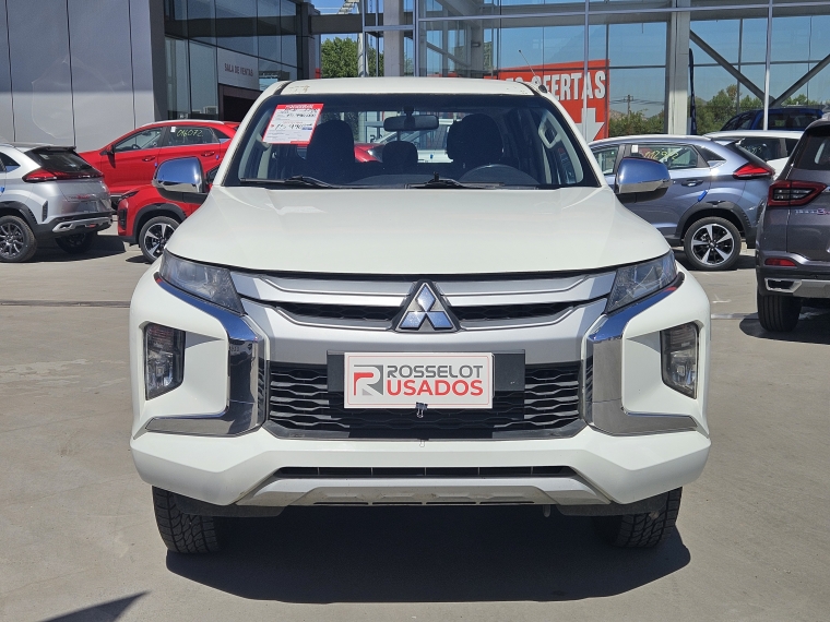 Mitsubishi L200 L200 D/c 2.4 Katana Crt 4x4 Special Pack 2023 Usado en Rosselot Usados