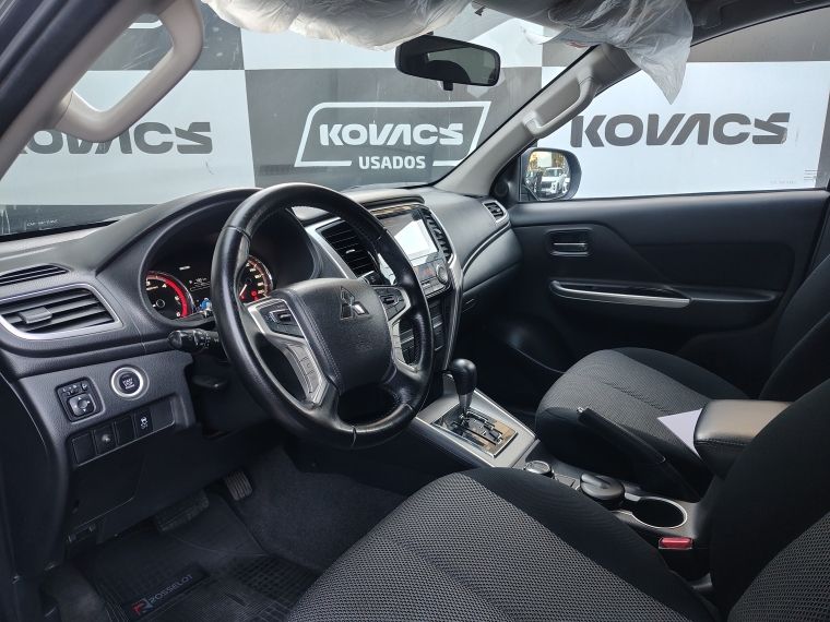 Mitsubishi L200 2.4 Td Dakar Crs Hp At  4x4  Doble Cabina 2023 Usado  Usado en Kovacs Usados