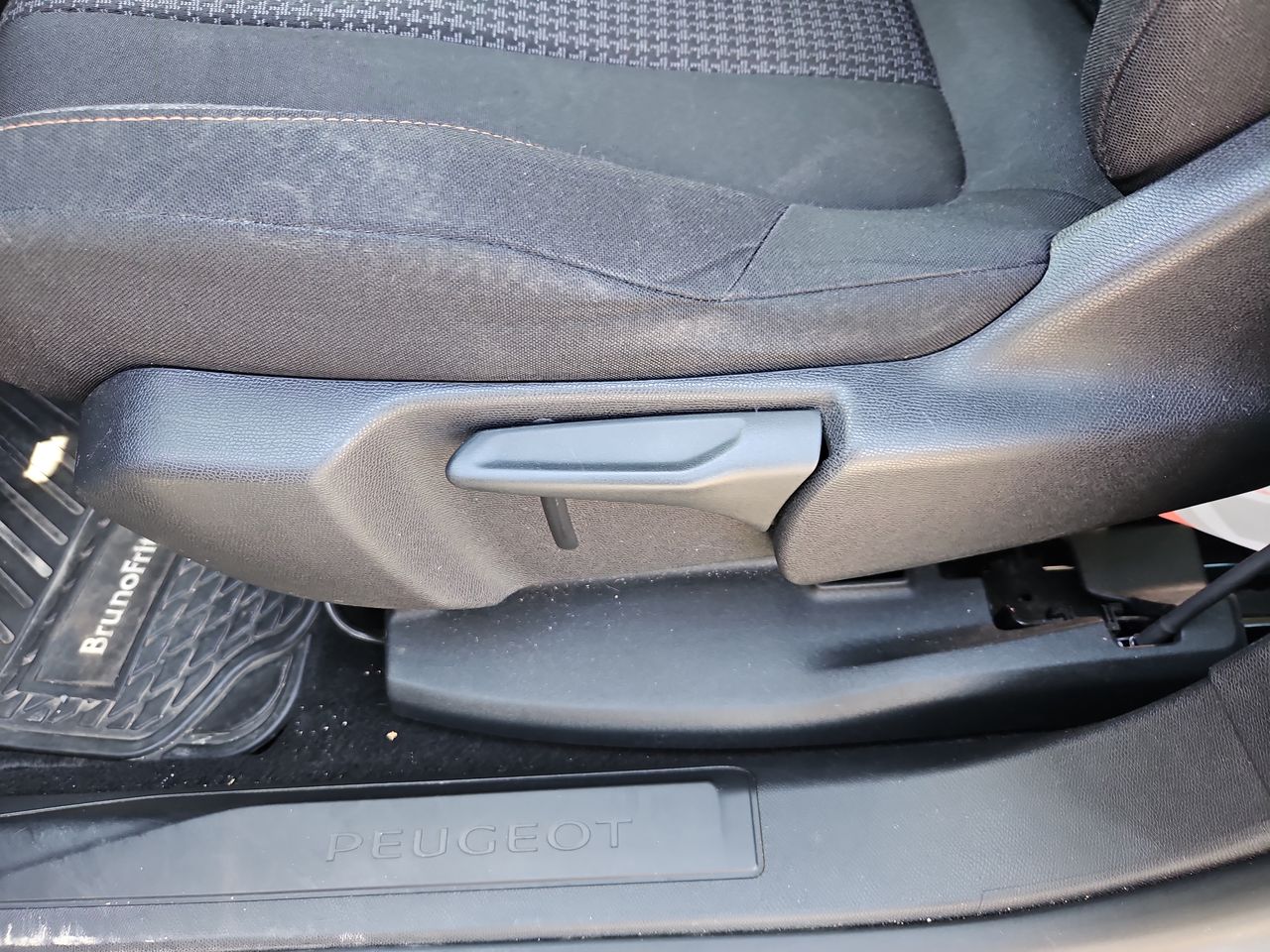 Peugeot 208 3008 Puretech 1.2l 2022 Usado en Usados de Primera - Sergio Escobar