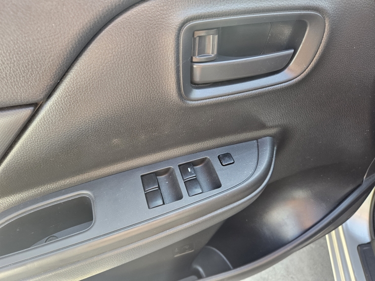 Mitsubishi L200 L200 D/c 2.4 Work Cr 4x2 Wf Doble Airbag Mn 2022 Usado en Rosselot Usados
