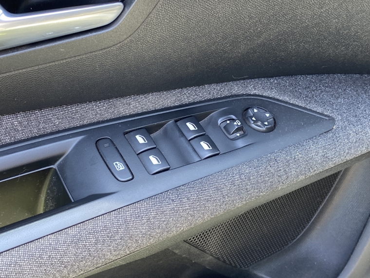 Peugeot 3008 3008 Puretech 1.2l 2023 Usado en Rosselot Usados