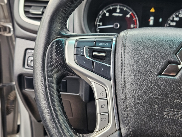 Mitsubishi Montero sport 2.4 Mt 4x2 Diesel 2017 Usado Usado en Kovacs Usados Mitsubishi Montero sport 2.4 Mt 4x2 Diesel 2017 Usado Usado en Kovacs Usados