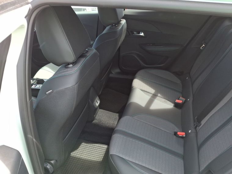 Peugeot 2008 2008 Puretech 130 Eat8 1.2 Aut 2023 Usado  Usado en Webautos.cl