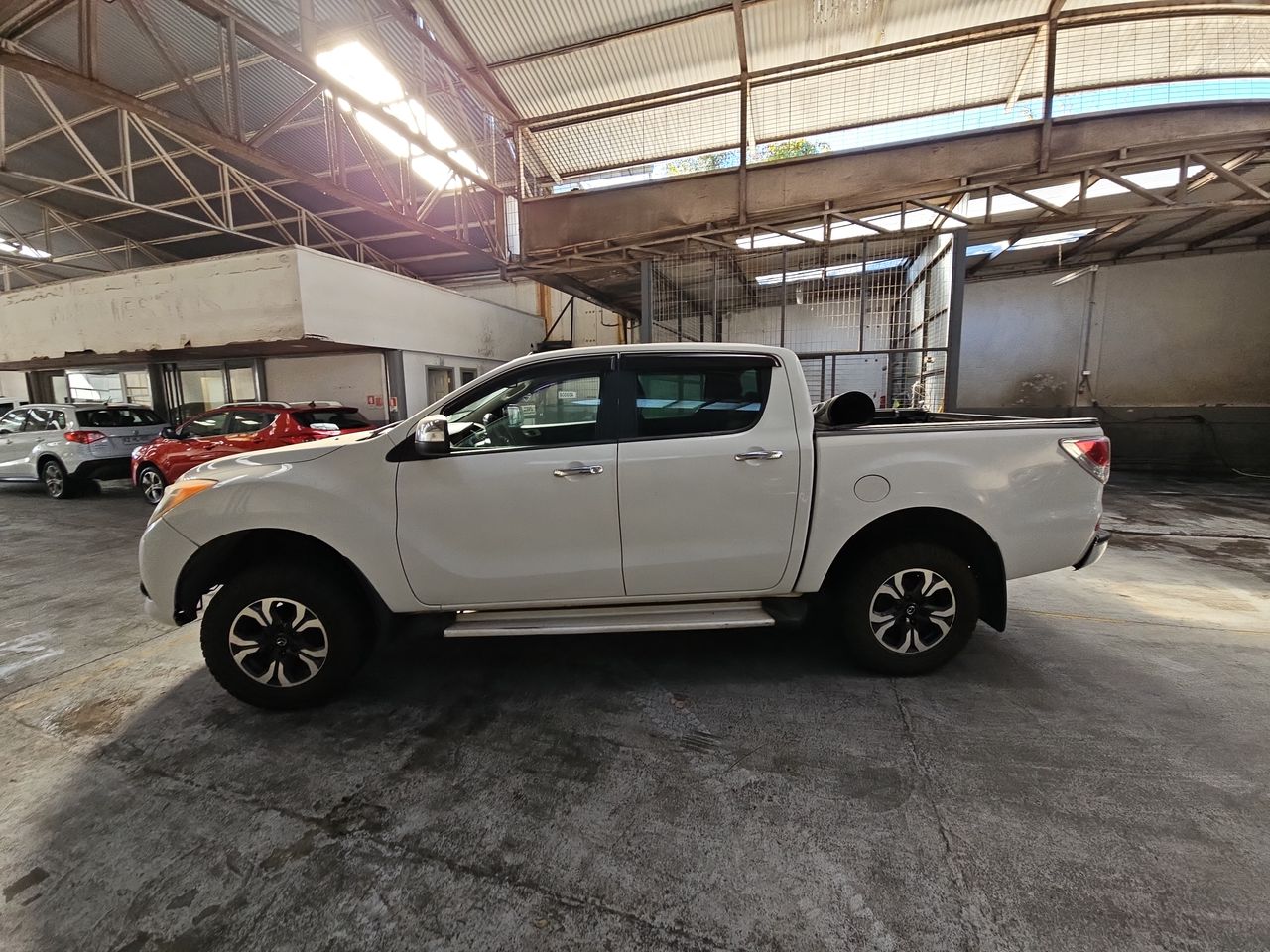 Mazda Bt-50 Bt 50 Dcab Sdx 4x4 3.2 Aut 2014 Usado en Usados de Primera - Sergio Escobar