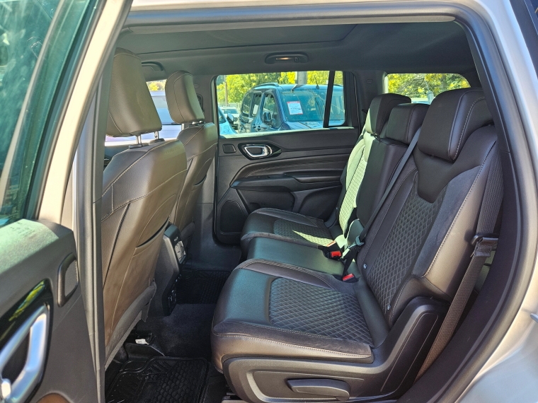 Jeep Commander Commander Overland 4x4 2.0 Aut 2023 Usado en Rosselot Usados