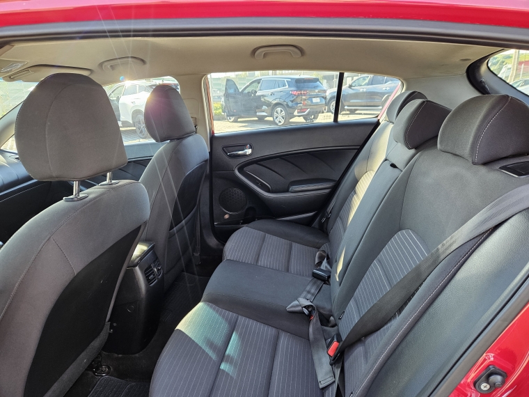 Kia Cerato 5 5 Ex Mt 1.6 2019 Usado  Usado en Kovacs Usados