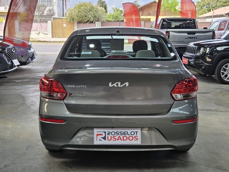 KIA Soluto — foto 6 de 17