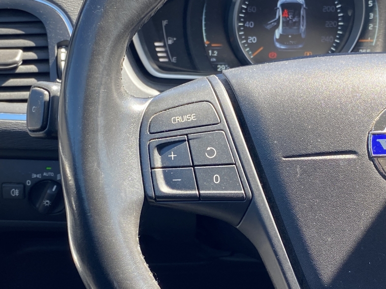 Volvo V40 V40 D2 Mec 1.6 Comfort 2015 Usado en Rosselot Usados