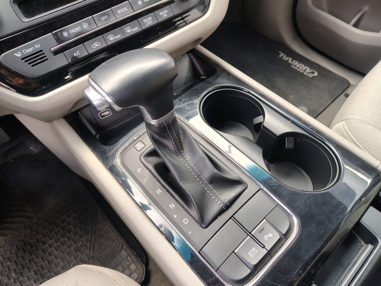 Kia Sorento Grand Carnival Ex 3.3l Gsl 6at 8p Full - 1599 2018 Usado en Rosselot Usados