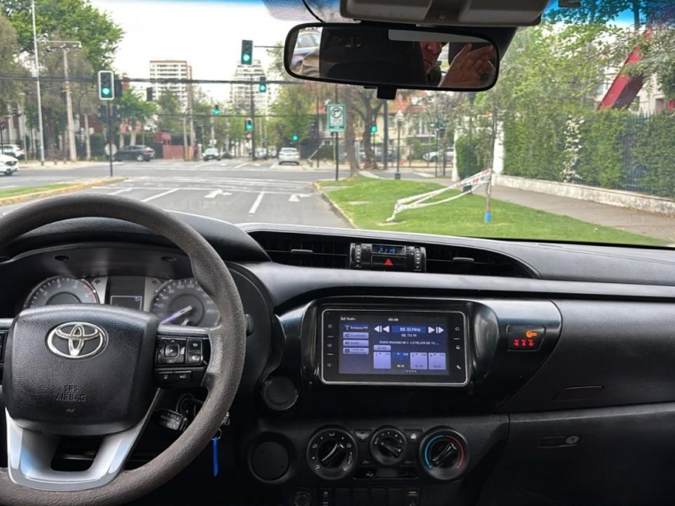 Toyota Hilux Dcab Dx 4X2 2.4Cc — foto 6 de 11