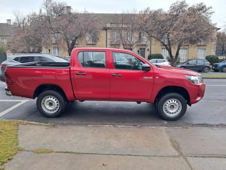 TOYOTA HILUX DX 4X2 2.4 miniatura 4