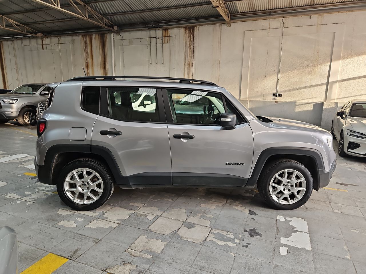 Jeep Renegade Renegade Sport 1.8 2023 Usado en Usados de Primera - Sergio Escobar