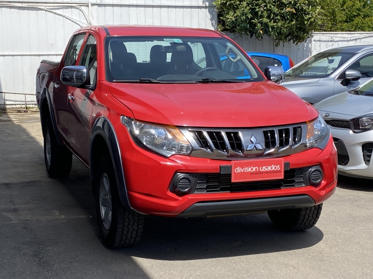 Mitsubishi L200 L200 D/c 2.4 Katana Cr 4x2 Llantas/cromado 2017 Usado en Rosselot Usados