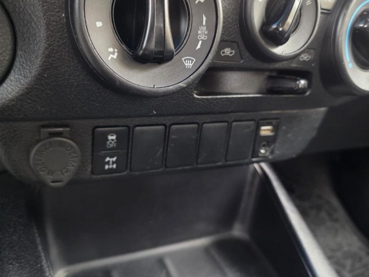 TOYOTA HILUX DX 4X2 2.4 - imagen 14