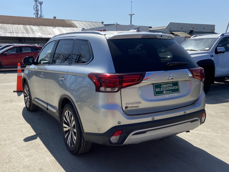 Mitsubishi Outlander Outlander 4x2 At Glx 2.0 2022 Usado en Rosselot Usados