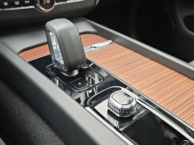 Volvo Xc60 Ii T8 Recharge 4x4 2.0 Aut 2025 Usado Usado en BMW Premium Selection Volvo Xc60 Ii T8 Recharge 4x4 2.0 Aut 2025 Usado Usado en BMW Premium Selection